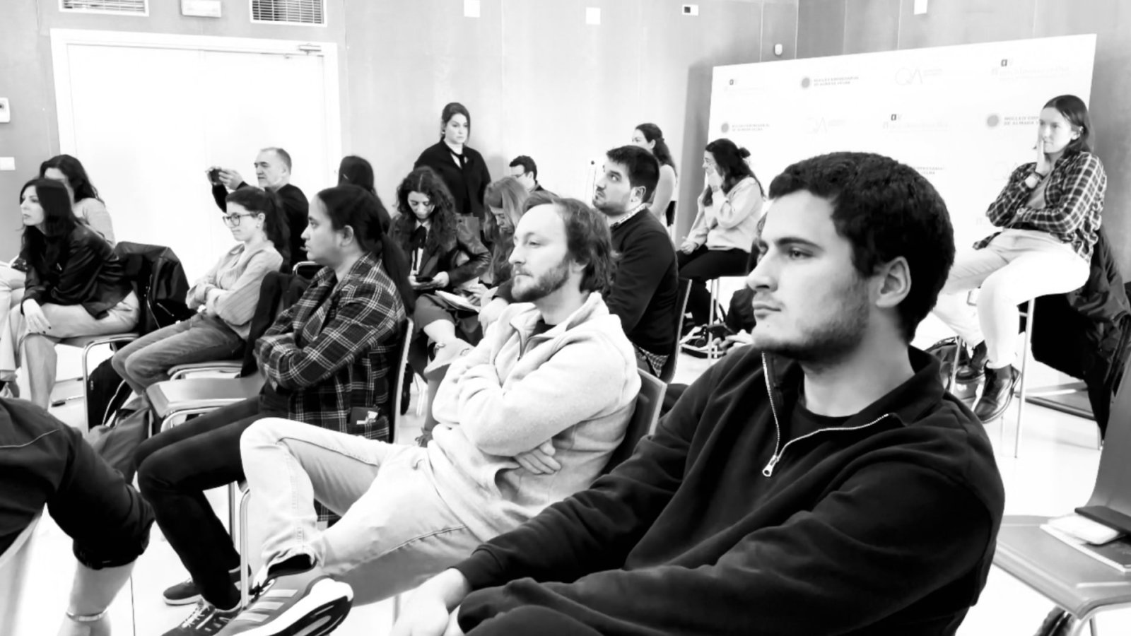 AlmaScience: Um dia na vida de um laboratório colaborativo